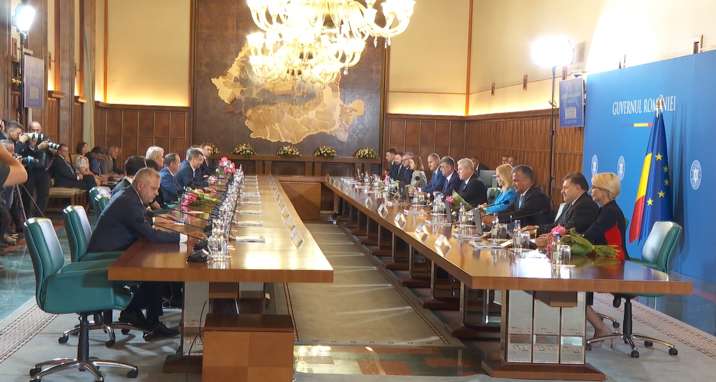 Guvernul are în analiză comasări și desființări de institute. Scopul este reducerea cu 15% a cheltuielilor de personal