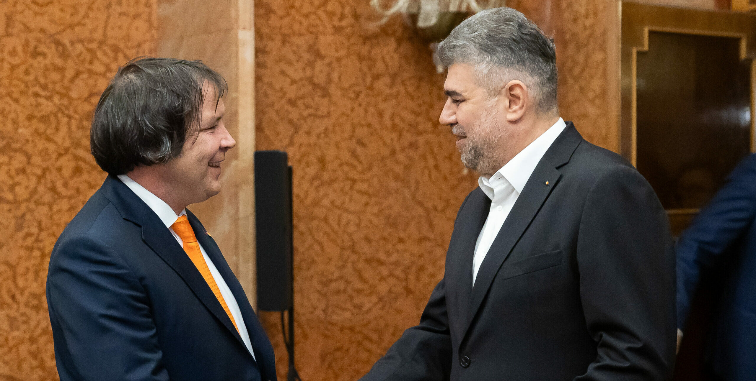 Marcel Ciolacu s-a întâlnit cu Julien Ducarroz, noul CEO Orange România, liderul pe piața telecom. Statul român este acționar în companie