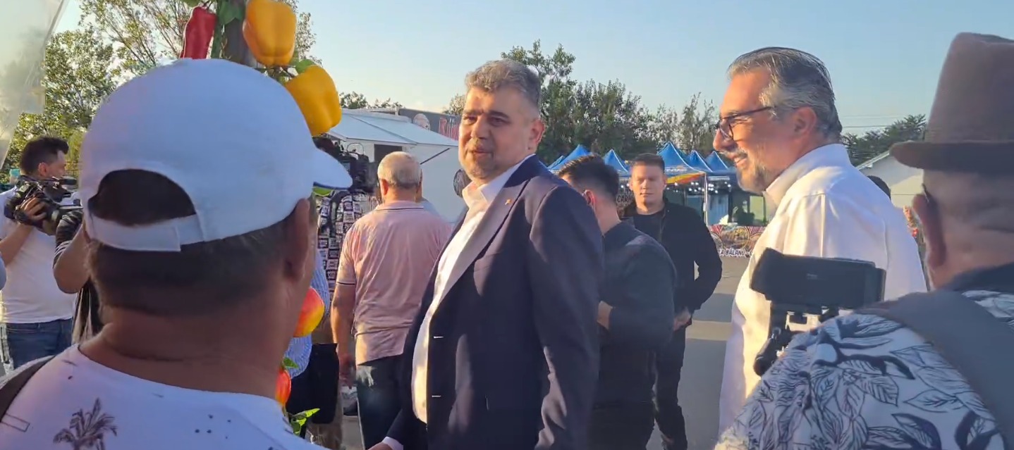 Ciolacu a cumpărat carte pe credit de la târgul Gaudeamus și Pleșcoi cash din piața din Buzău. Cartea l-a costat pe Romașcanu