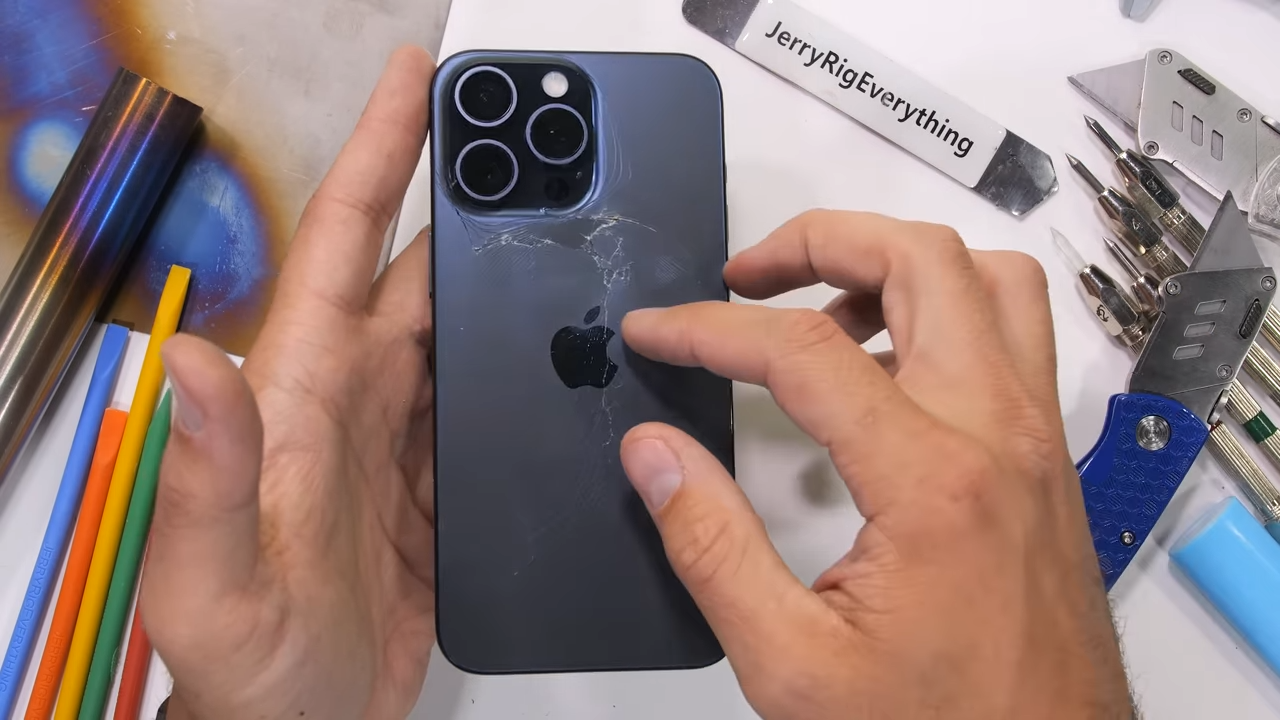 Utilizatorii și specialiștii reclamă 3 PROBLEME importante la telefoanele iPhone 15