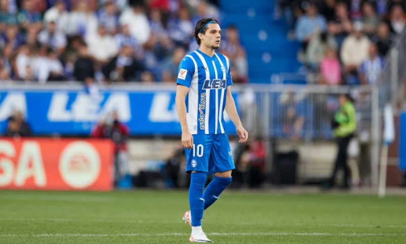 Ianis Hagi a fost titular într-un meci pierdut de Alaves, în fața rivalei Athletic Bilbao