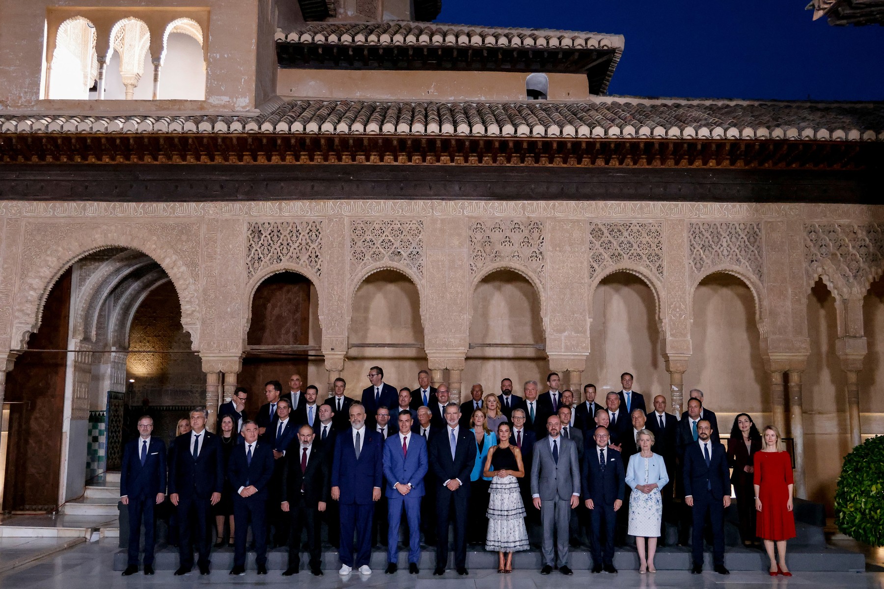 SUMMITUL Comunității Politice Europene | Liderii vor o Europă rezilientă, cu orientare geostrategică /Michel: Vom continua asistența pentru Ucraina