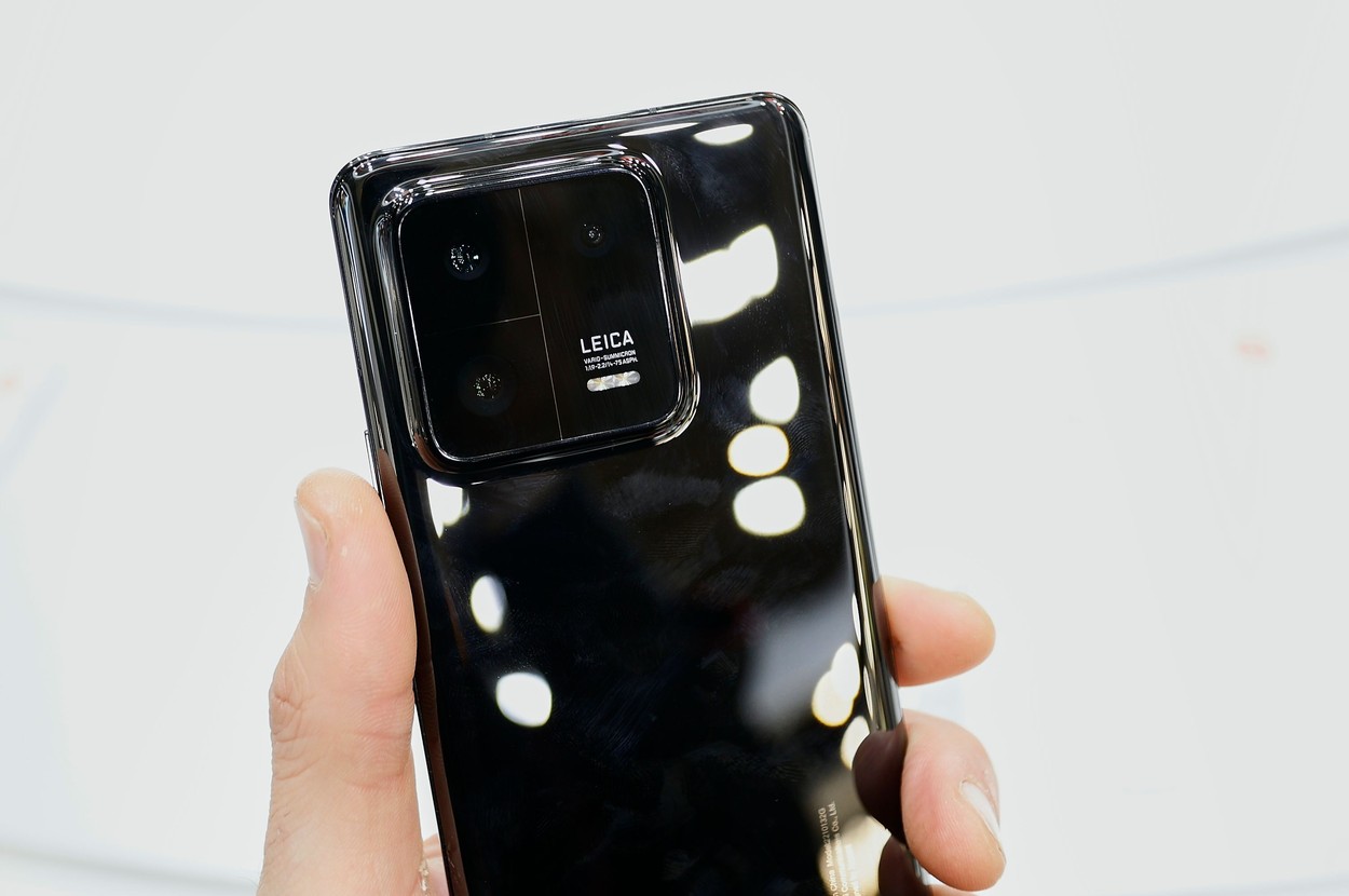 O companie din China a bătut Samsung la capitolul ANDROID 14