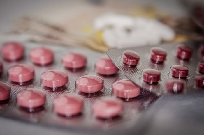A explodat comerțul cu medicamente oncologice pe internet