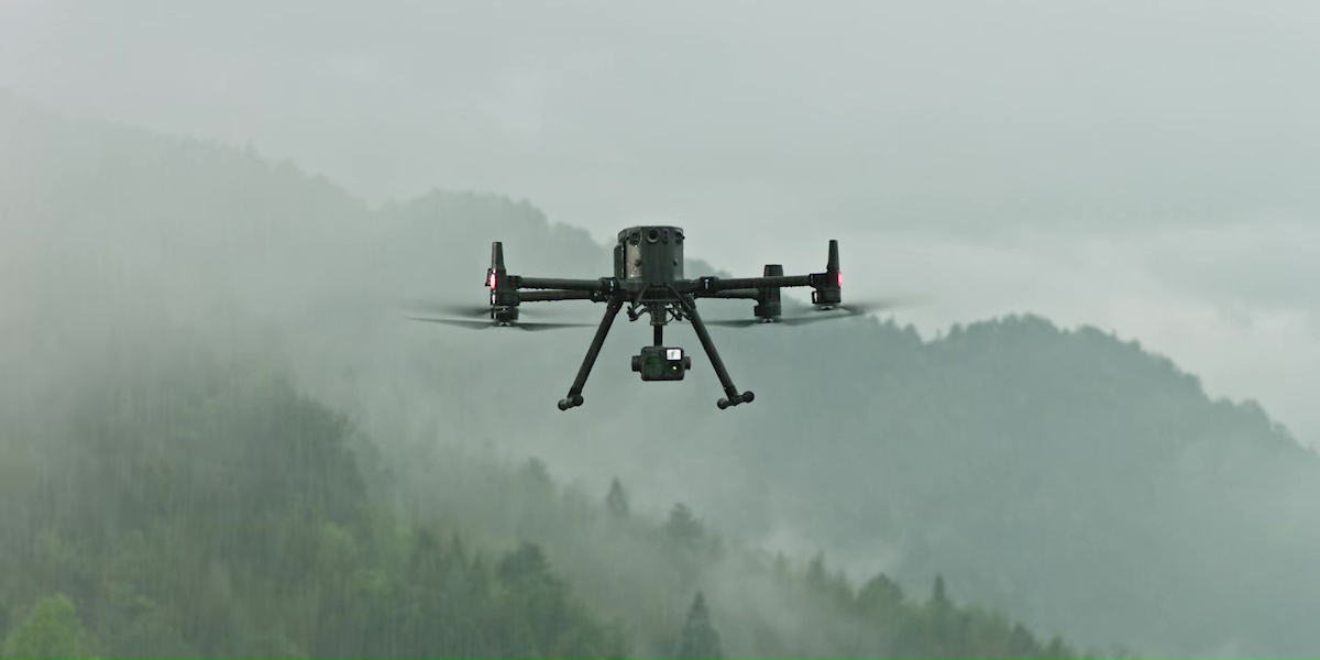 Oraș din România, supravegheat cu drone. Pe cine caută primarul