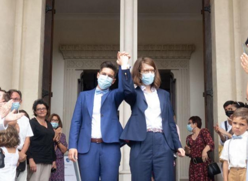 Nepalul recunoaşte o primă căsătorie transsexuală