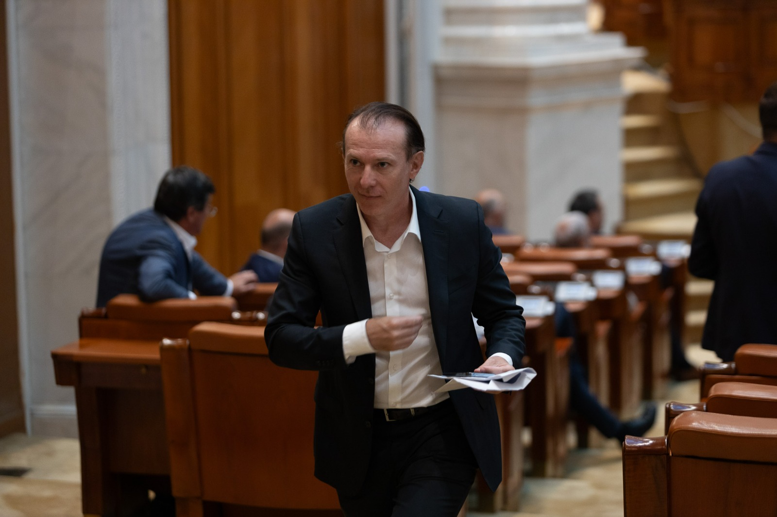 Documente – bombă în dosarul în care sunt vizați Florin Cîțu și Vlad Voiculescu. Miercuri se decide soarta fostului premier