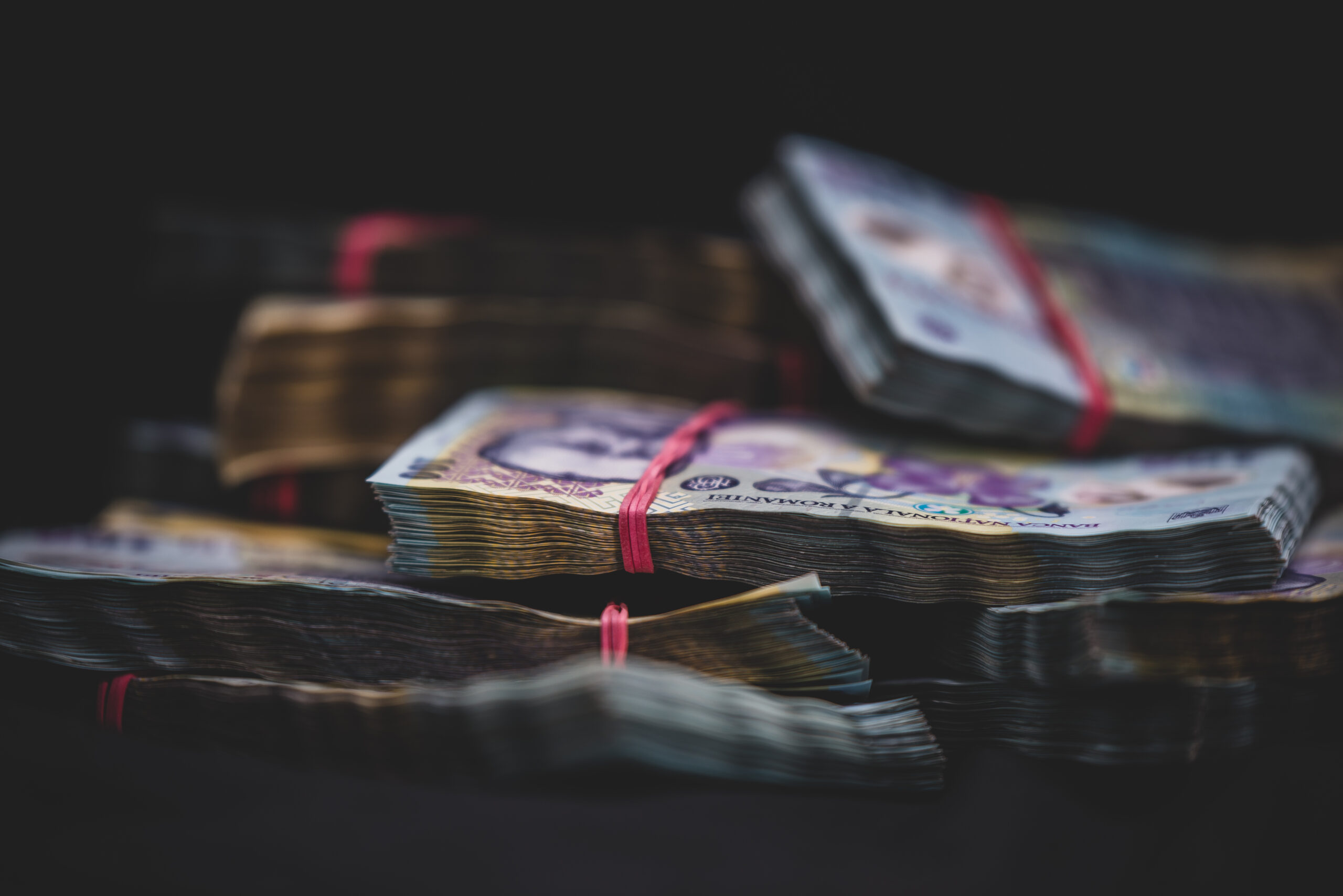 Indicele ROBOR la 3 luni stagnează, a doua zi consecutiv, după o săptămână în care a scăzut. Nivelul este cel mai mic într-un an și cinci luni