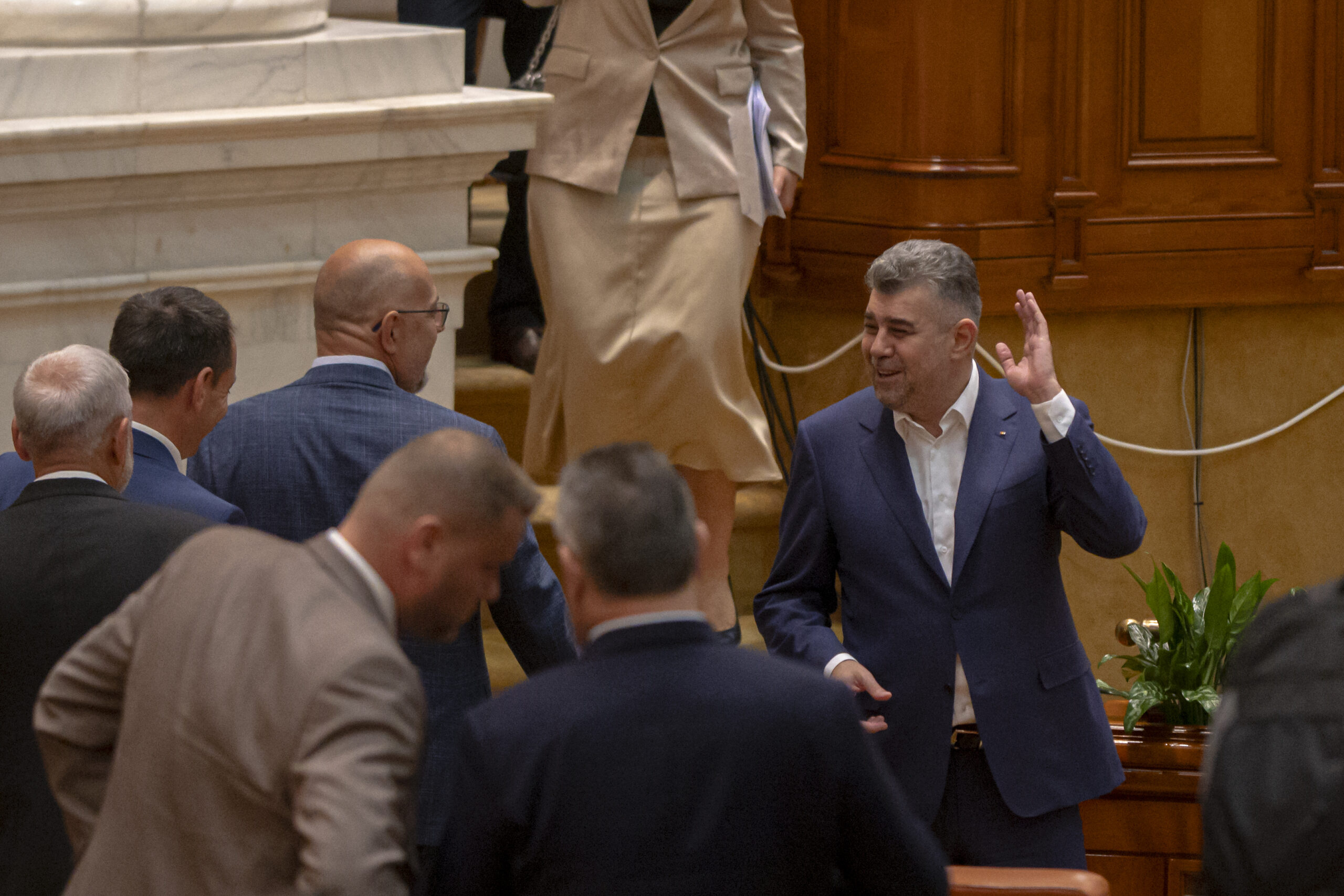 Marcel Ciolacu a trimis proiectul de buget la Parlament / La ora 11.00 încep dezbaterile în comisiile de specialitate