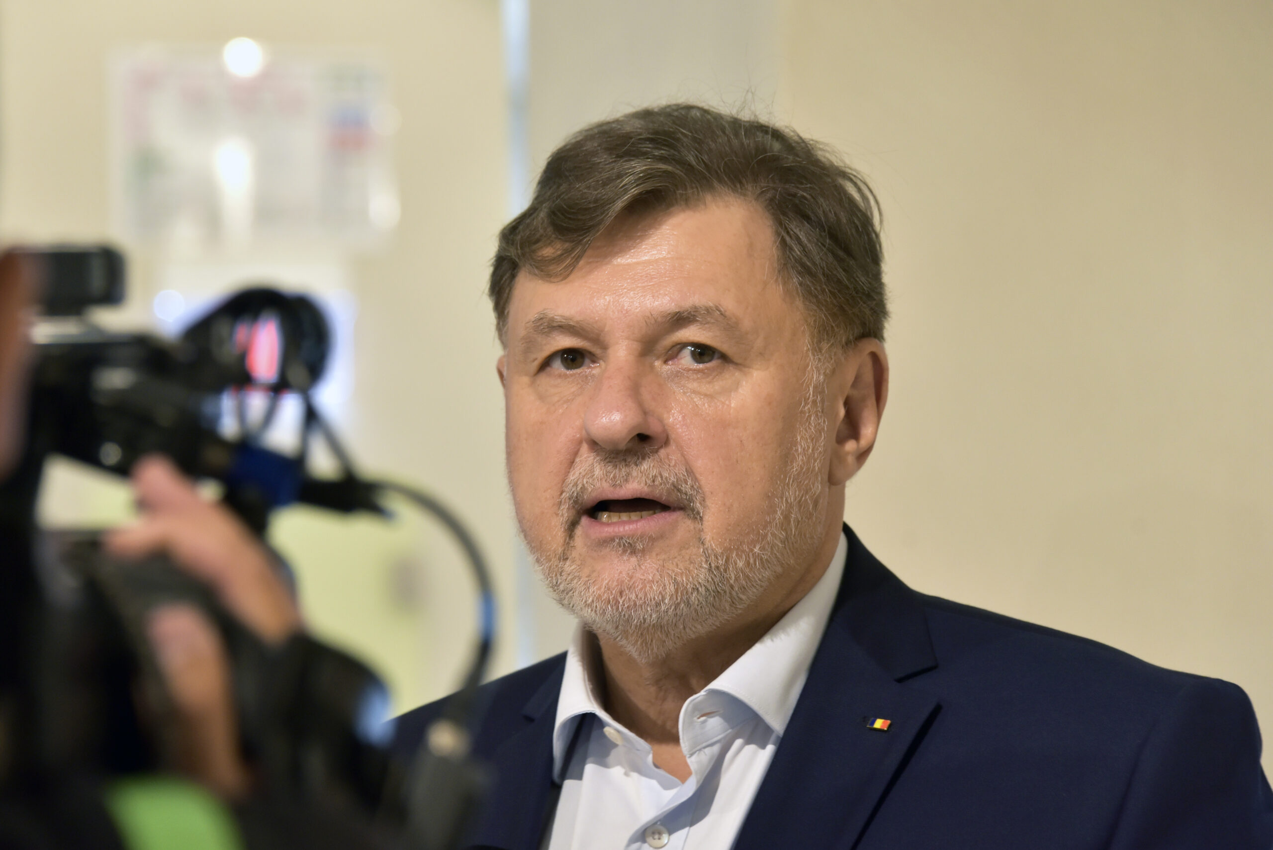 „Aştept să existe o demisie asumată și comunicată oficial”