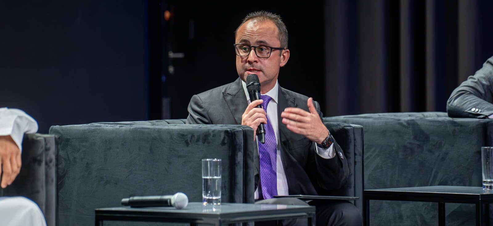 Avem nevoie de obiective ambițioase global, dar trebuie să susținem mai ferm industria europeană pentru a rămâne competitivă