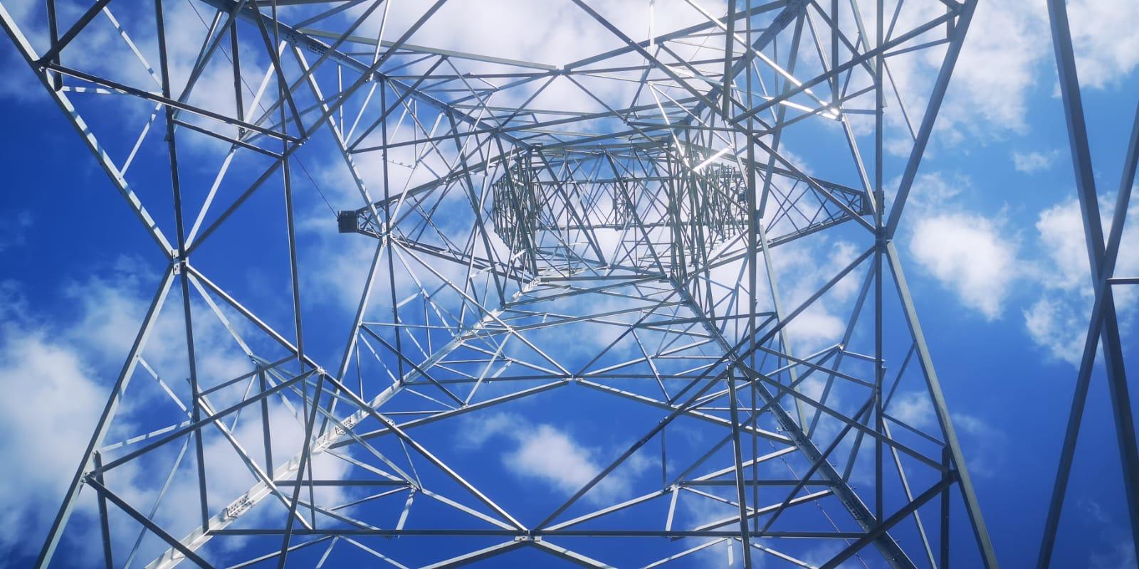 Transelectrica va avea proceduri simplificate de contractare, construcție sau expropriere. Măsurile urgente pentru consolidarea rețelei