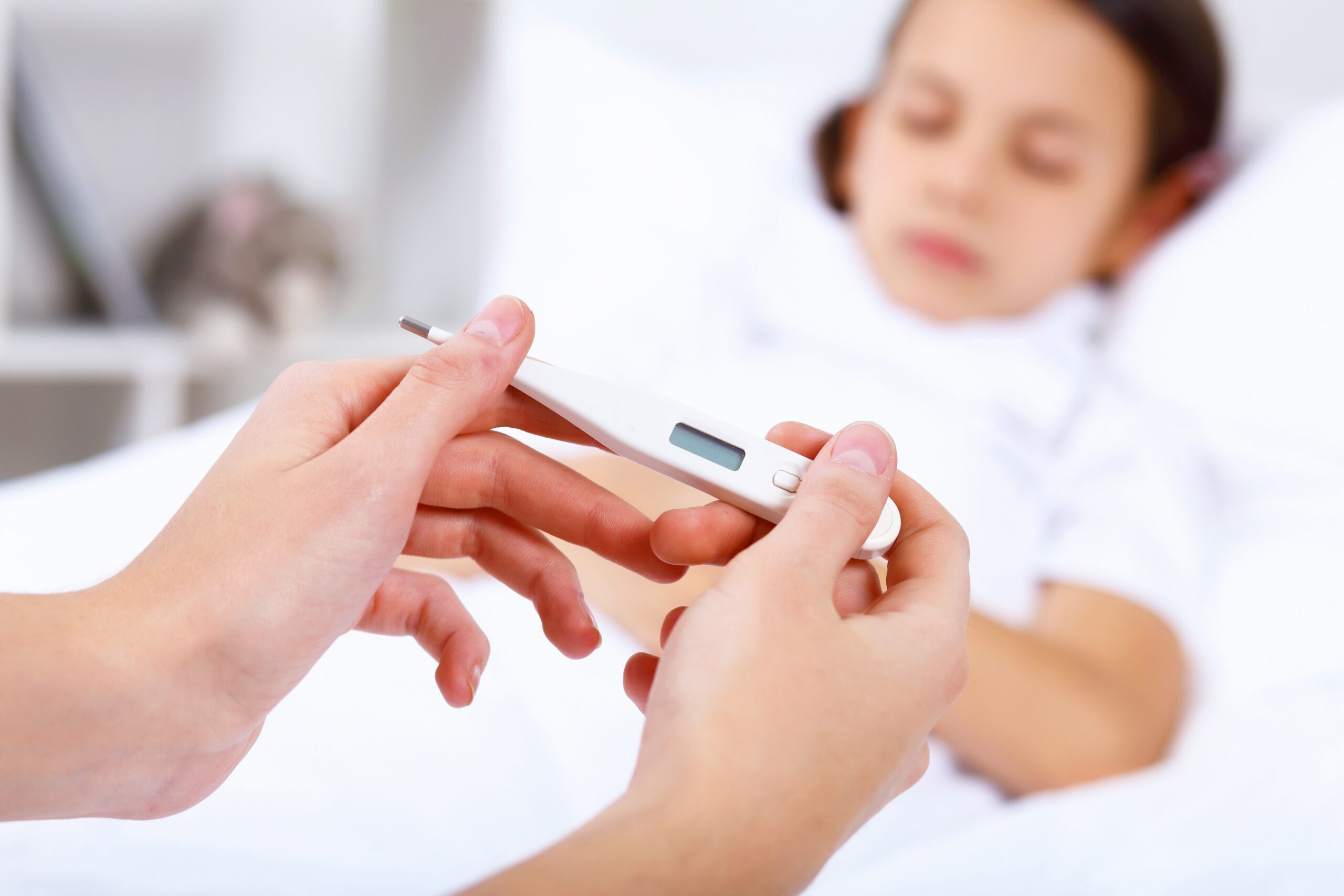 Reputat pediatru, despre temperatura la copii și cum scăpăm de „musafirii nedoriți”. Când trebuie să mergem de urgență la spital