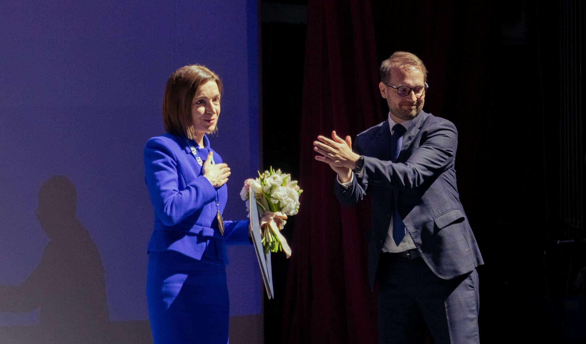 Culisele cazului „MITĂ pentru Maia SANDU” / Președinția cere lămuriri de la Anticorupție / Suma de 30.000 euro NU a fost adoptată de Consiliul Local