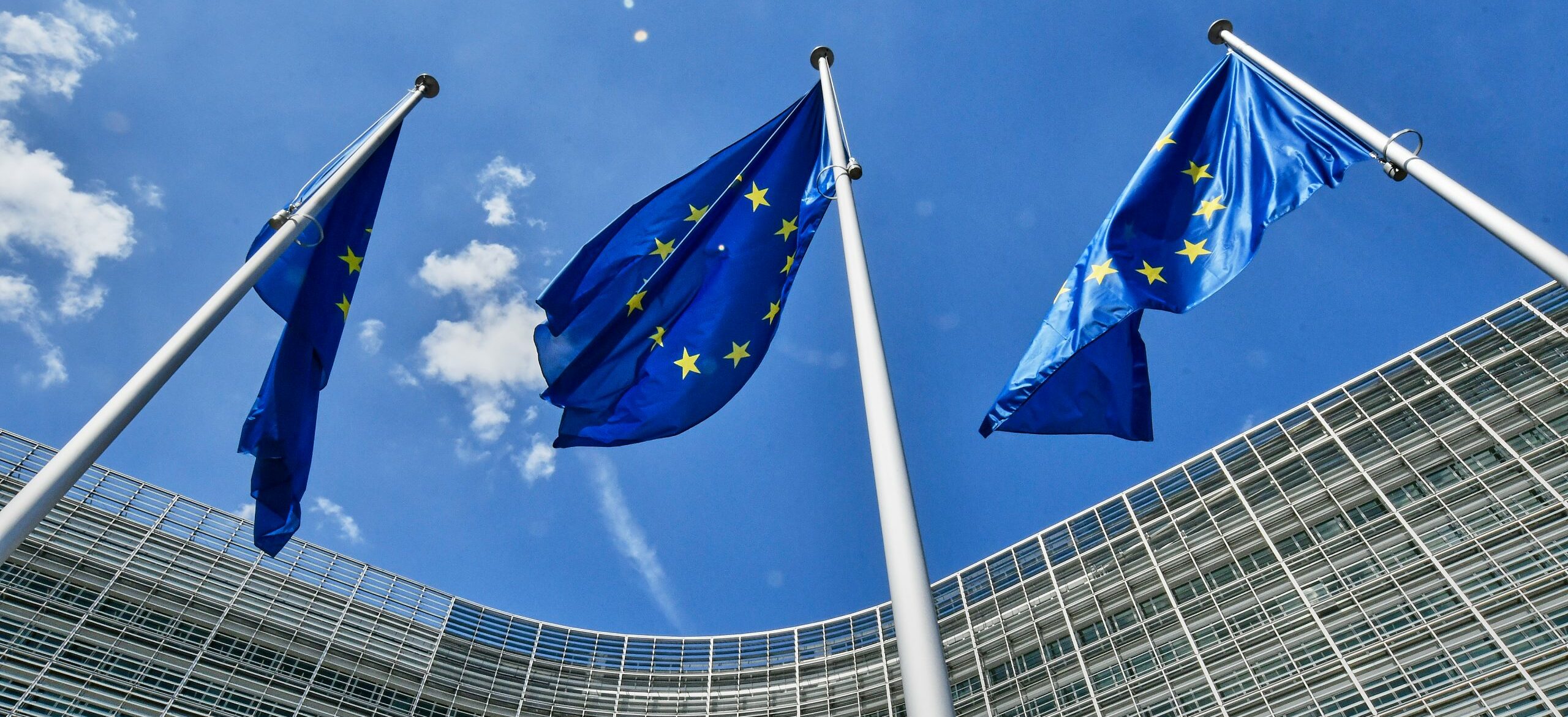 Comisia Europeană vrea prelungirea facilităților acordate Ucrainei, însă cu posibilitatea LIMITĂRII exporturilor de cereale