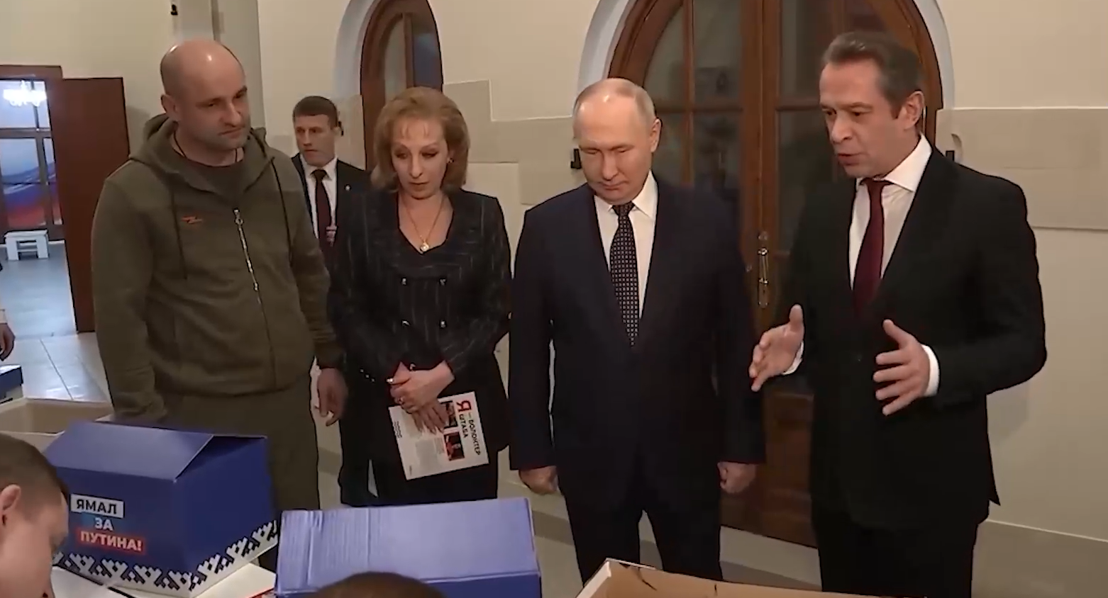 Țarul a intrat în campanie pentru o nouă înscăunare / Vladimir Putin are deja 2,5 milioane de semnături