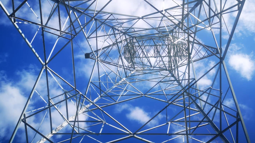 Transelectrica, obligată de o instanță de arbitraj să dea peste 800.000 lei unui membru revocat din Consiliul de Supraveghere. Litigii similare pe rol