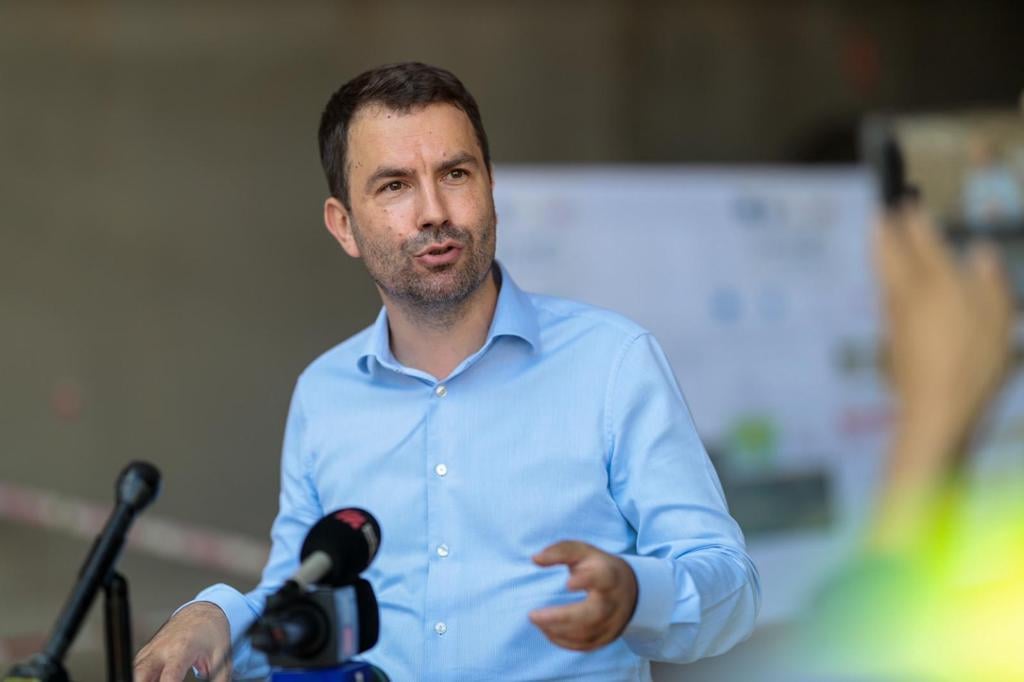 “Comasarea europarlamentarelor cu localele propusă de PNL este o ticăloșie, o lașitate politică”
