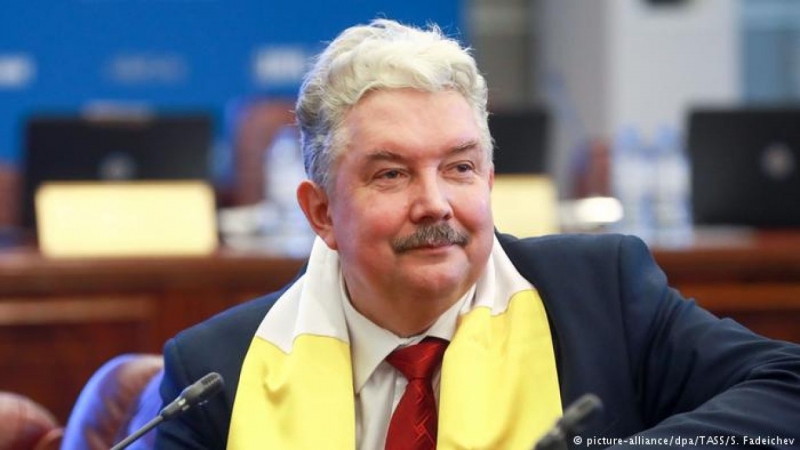 Se teme de înălțime și detestă ceaiul? Un contracandidat al lui Vladimir Putin a cedat în cursa pentru prezidențiale