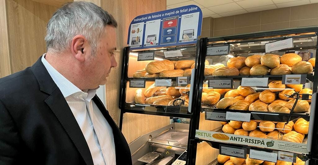 Ministrul Agriculturii se va întâlni, luni, cu reprezentanţii comercianţilor şi procesatorilor