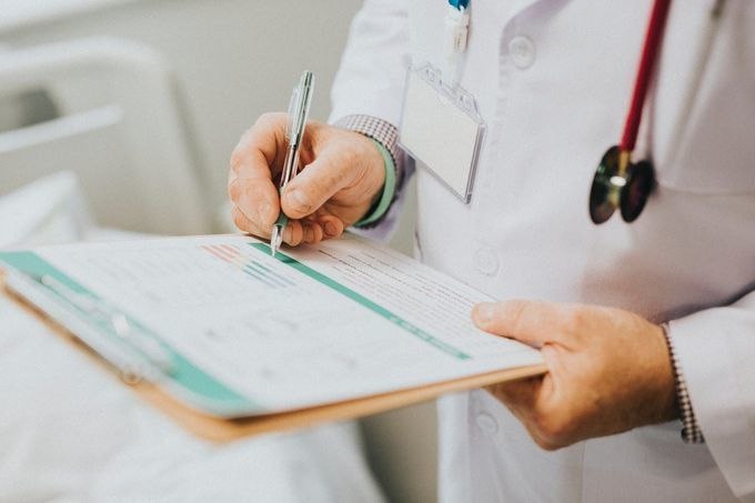 Medicii de familie somează CNAS să rezolve urgent problemele grave ale sistemului informatic, care este mai mult blocat