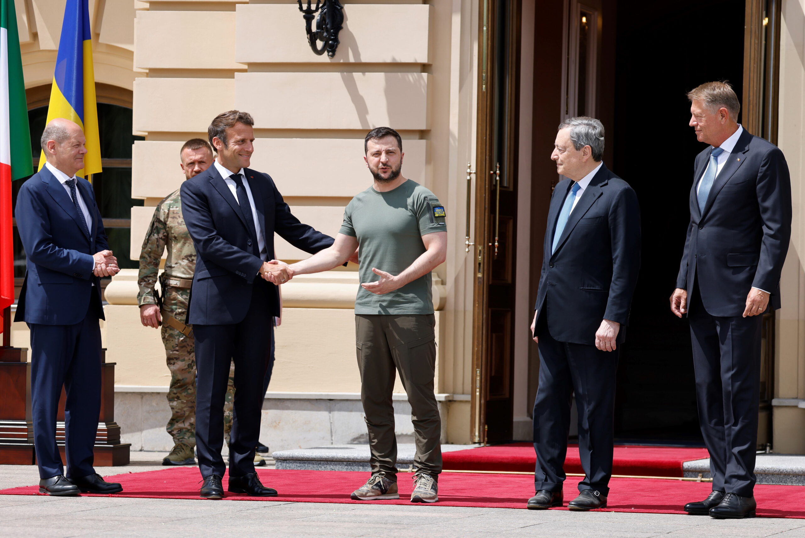 Emmanuel Macron adună 17 șefi de stat în sprijinul Ucrainei / „Rezultatul acestui război va fi decisiv pentru securitatea europeană”