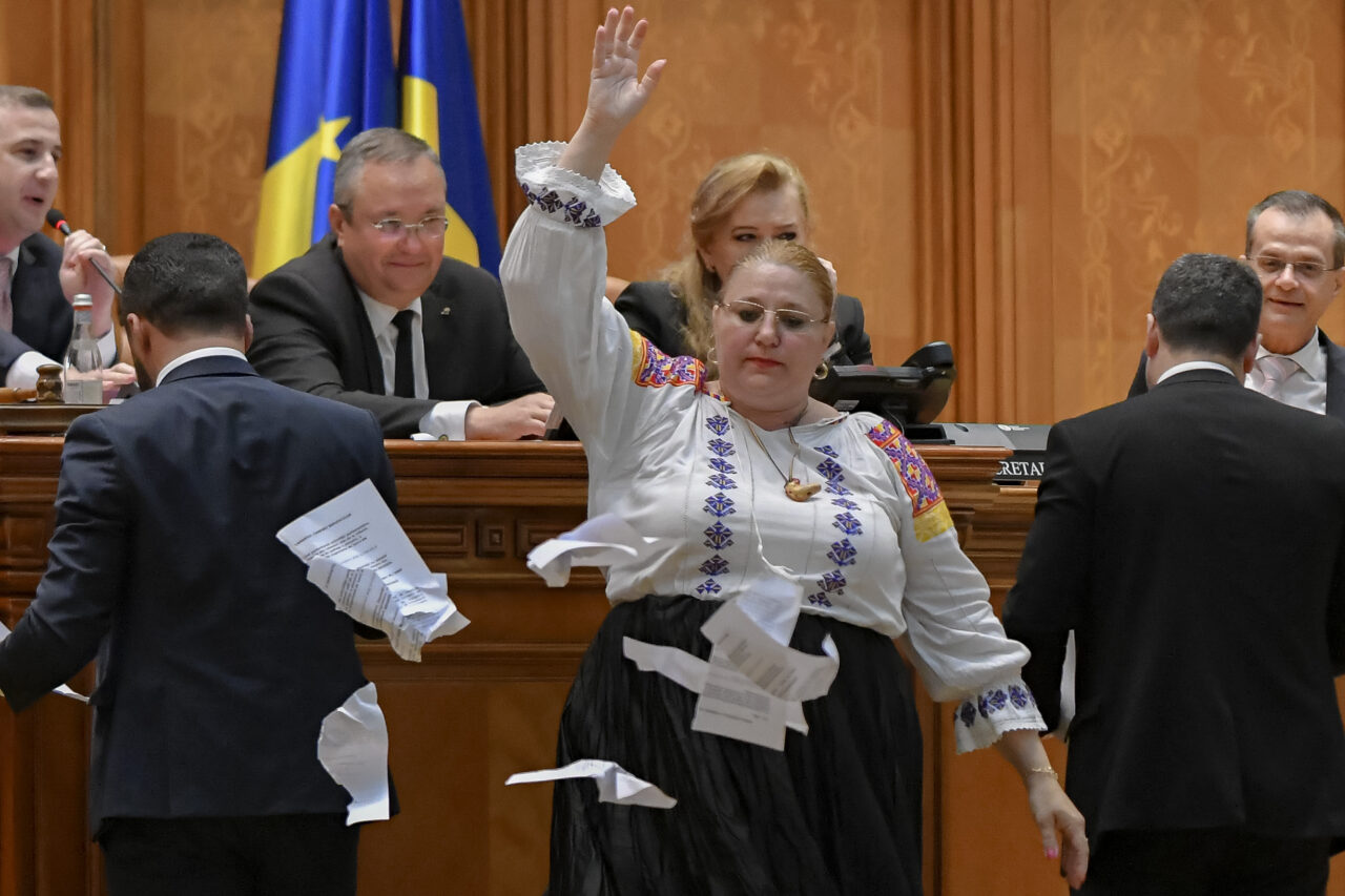 Silvestru Șoșoacă spune că soția sa e consiliată de „șeful MISA pe Europa”. „Hai să îi spunem Diana Iovanovici”