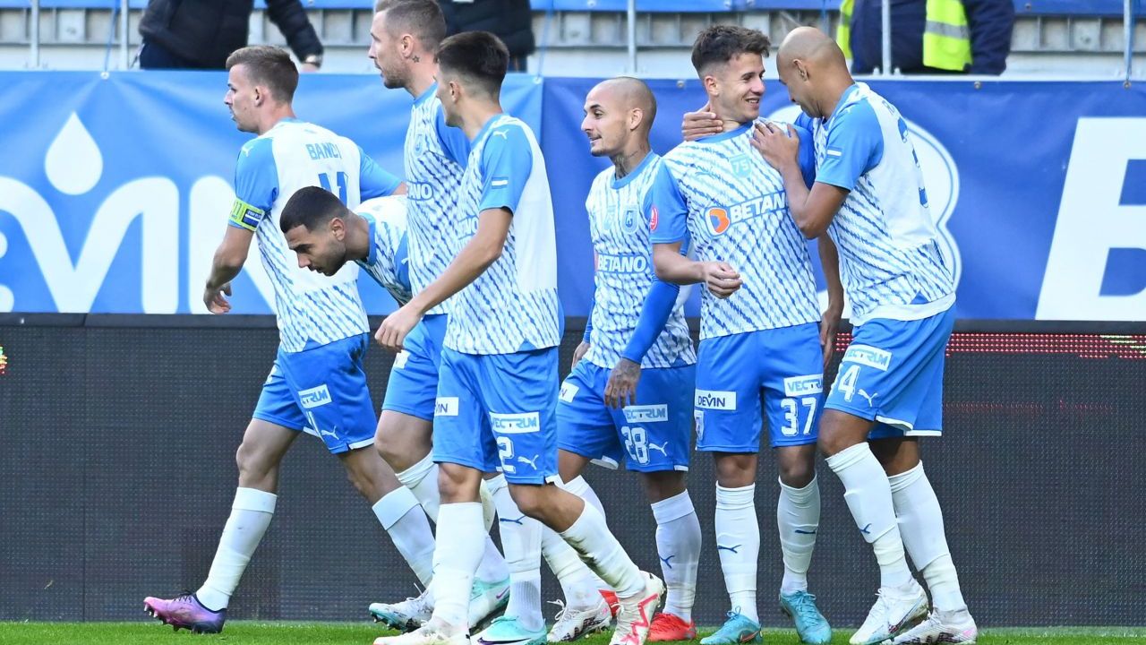 Cine arbitrează duelul FCU Craiova – Dinamo București