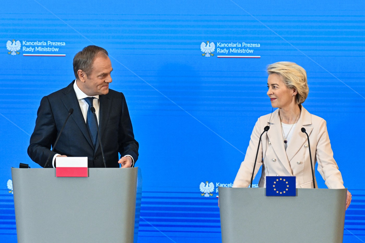 Comisia Europeană va începe săptămâna viitoare DEBLOCAREA fondurilor UE destinate Poloniei