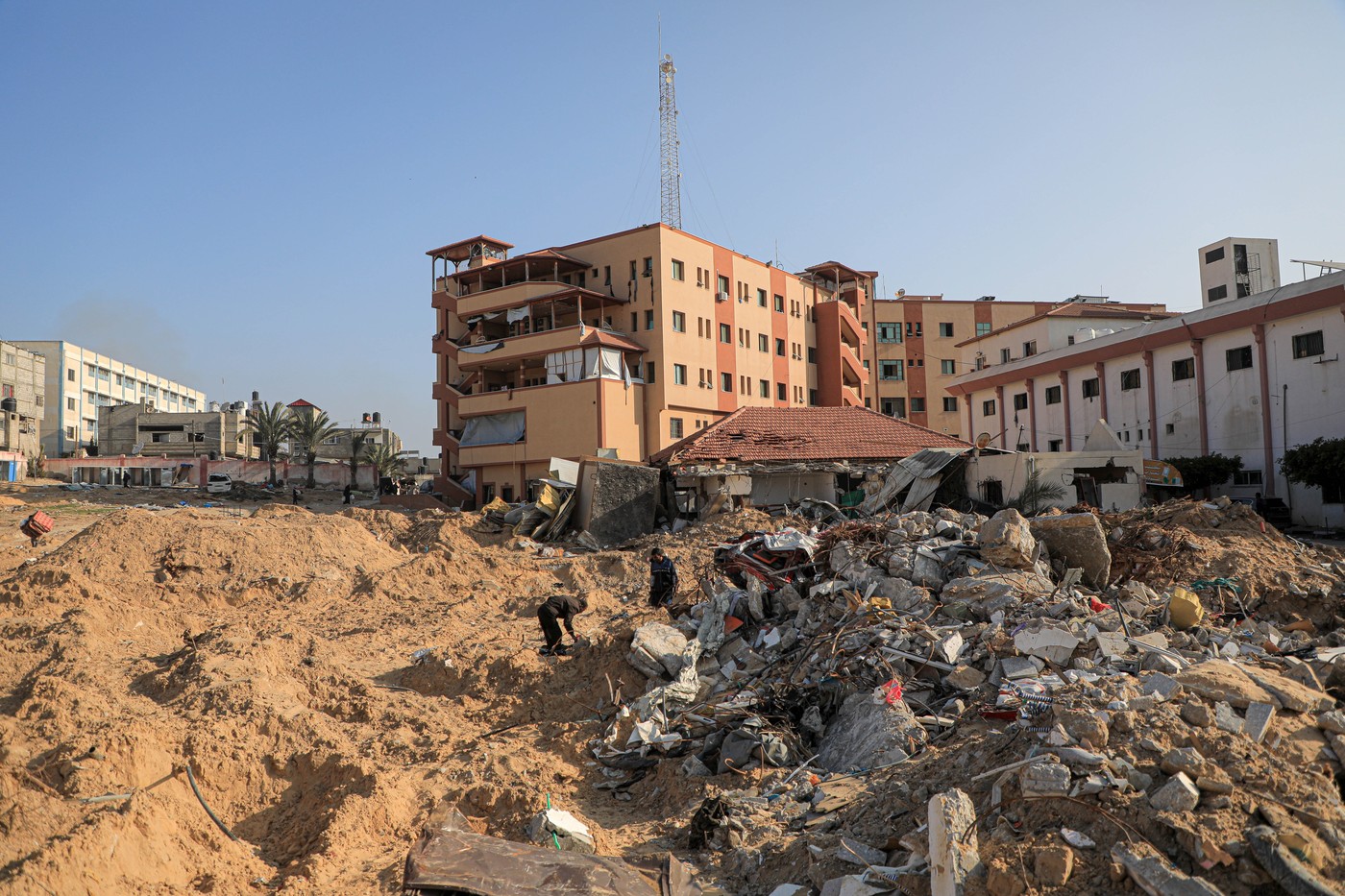 CASA ALBĂ condamnă ”incidentul grav” produs în Fâșia Gaza, soldat cu peste 100 de morți și sute de răniți /Biden: ”Negocierile se vor complica”