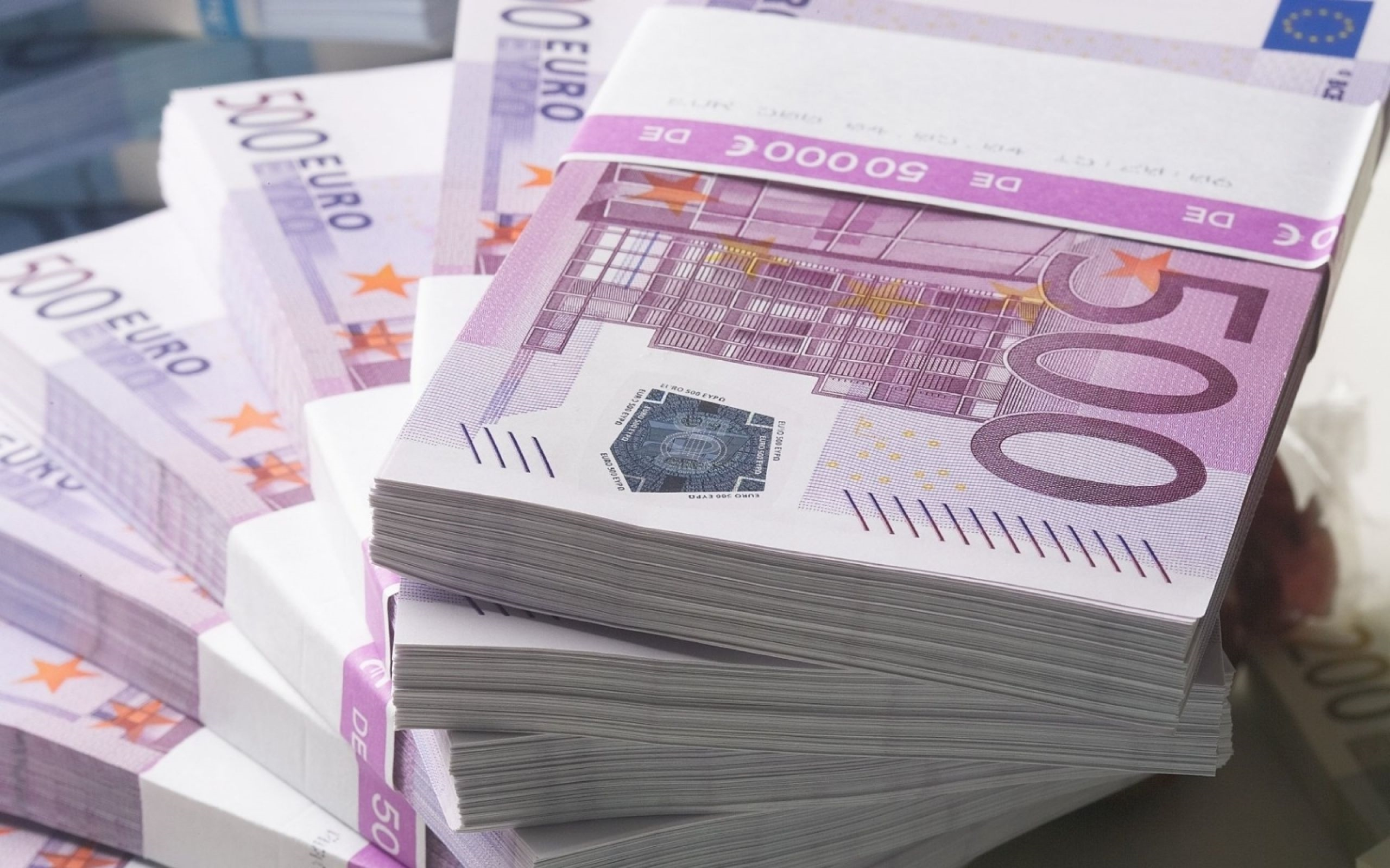 Statul român oferă BANI pentru înființarea unei afaceri