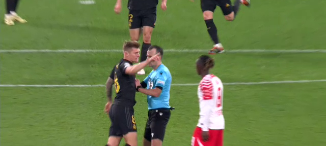 Toni Kroos a ”luat foc”! Faza care l-a făcut să sară direct la gâtul unui adversar