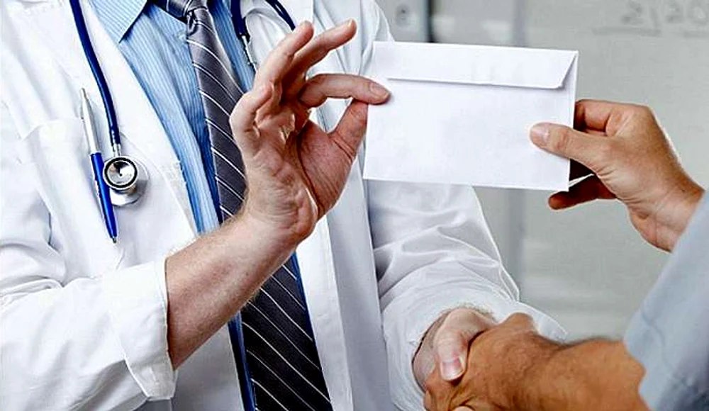 Harta șpăgilor din sistemul medical a dispărut de pe internet. Ministerul Sănătății acuzat că acoperă fenomenul șpăgii din spitale