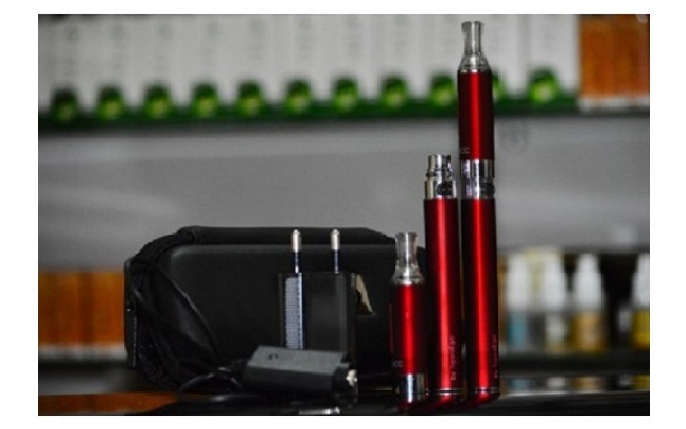 Sunt țigările electronice o varianta mai sănătoasă pentru fumători? Răspunsul oferit de medici