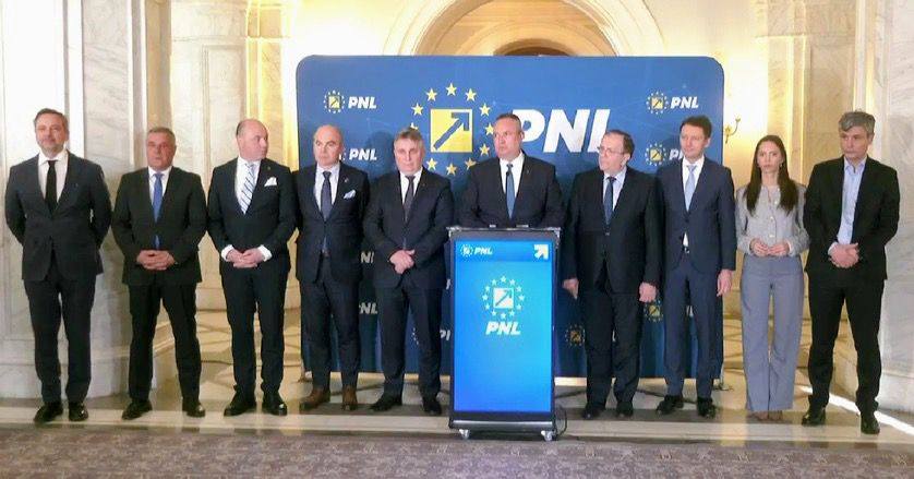 Nicolae Ciucă evită să răspundă dacă îl susține pe Iulian Dumitrescu / „Propunerea trebuie să vină de la filială”