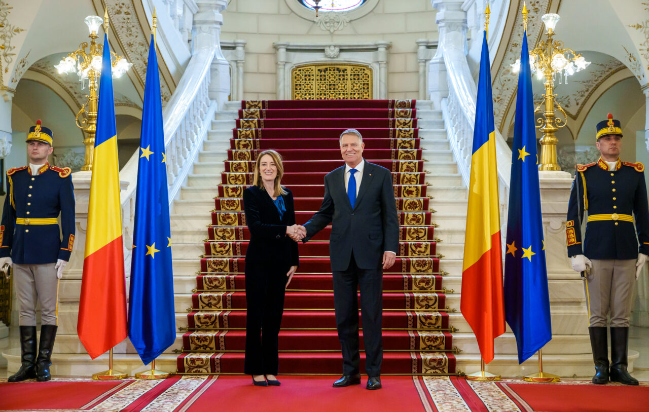 Klaus Iohannis, întâlnire cu Roberta Metsola la Palatul Cotroceni. Cei doi au discutat despre alegerile europarlamentare