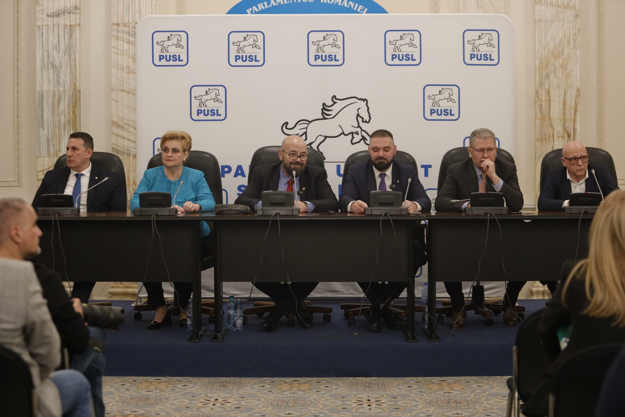 Adversar nu-mi este nimeni / „Unei femei nu poți să-i faci decât curte”