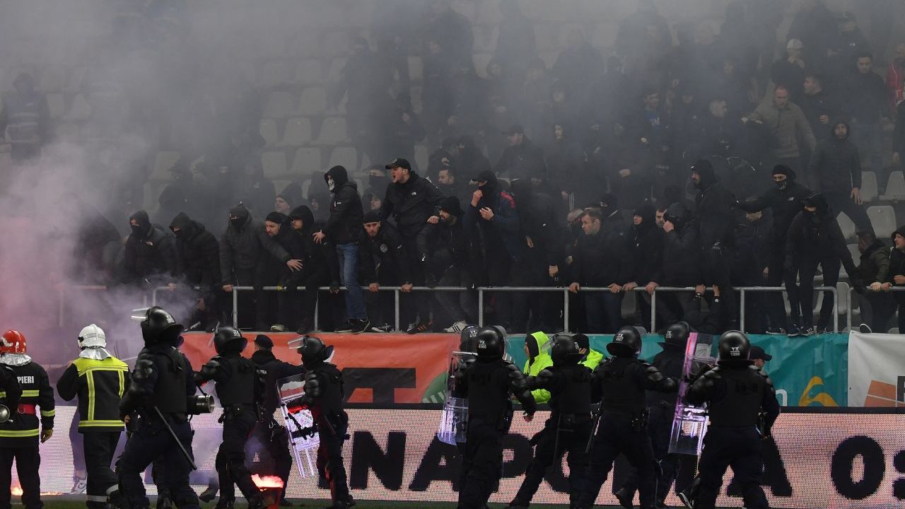 Conducerea clubului UTA Arad a răbufnit la adresa propriilor suporteri după sancțiunile dictate de FRF: ”Împrăștie ură!”