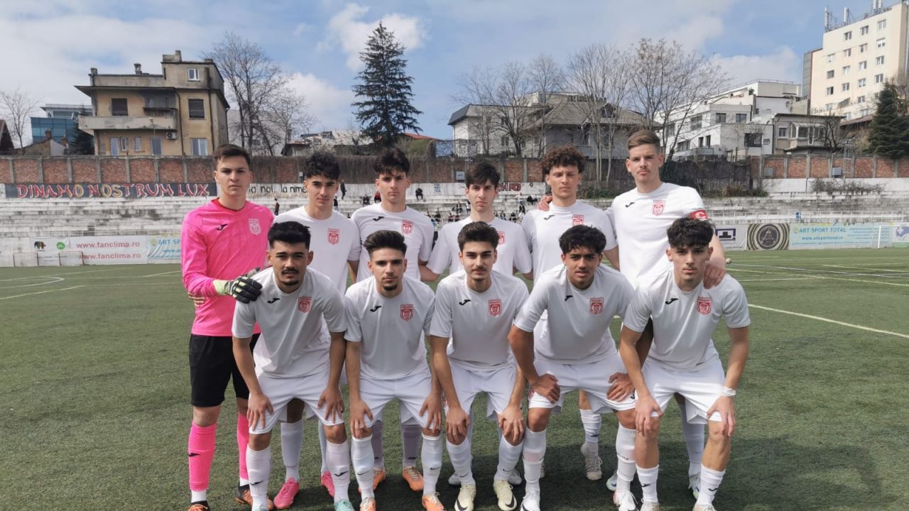 Încep să apară rezultatele la CS Dinamo și în fotbal! Seniorii sunt pe locul 1 în play-off, juniorii luptă pentru trofeu în Cupa României