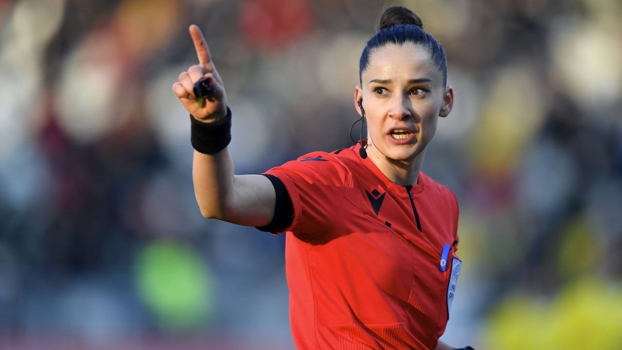 Iuliana Demetrescu îi dă replica lui Gigi Becali după derapajul sexist: „E imposibil de acceptat! Normal că mă schimb în vestiar”