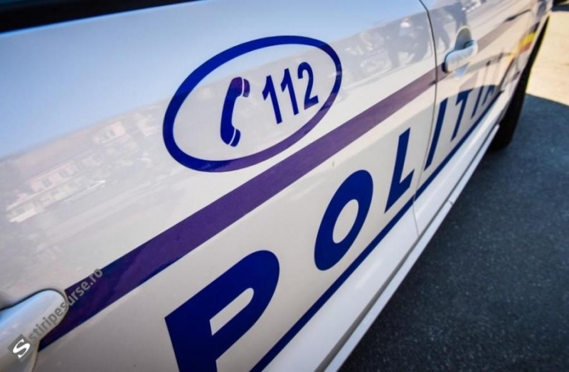 Tânără agresată sexual și apoi aruncată violent din autobuz. Poliția cere ajutorul populație pentru a-l găsi pe agresor. Imagini șocante/ VIDEO
