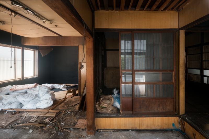 Casa visurilor devenită un coșmar, pentru 11 familii din Constanța: Au rămas fără sute de mii de lei și fără constructor