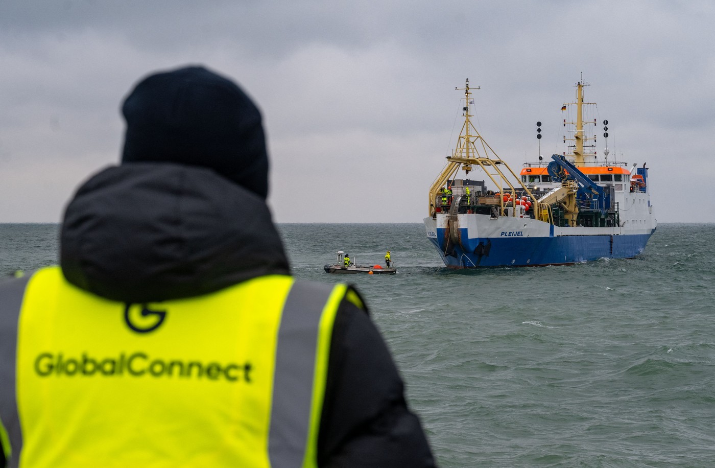 Cabluri de telecomunicații din MAREA ROȘIE, întrerupte din cauza conflictului cu militanții huthi /Explozii la bordul unei nave comerciale