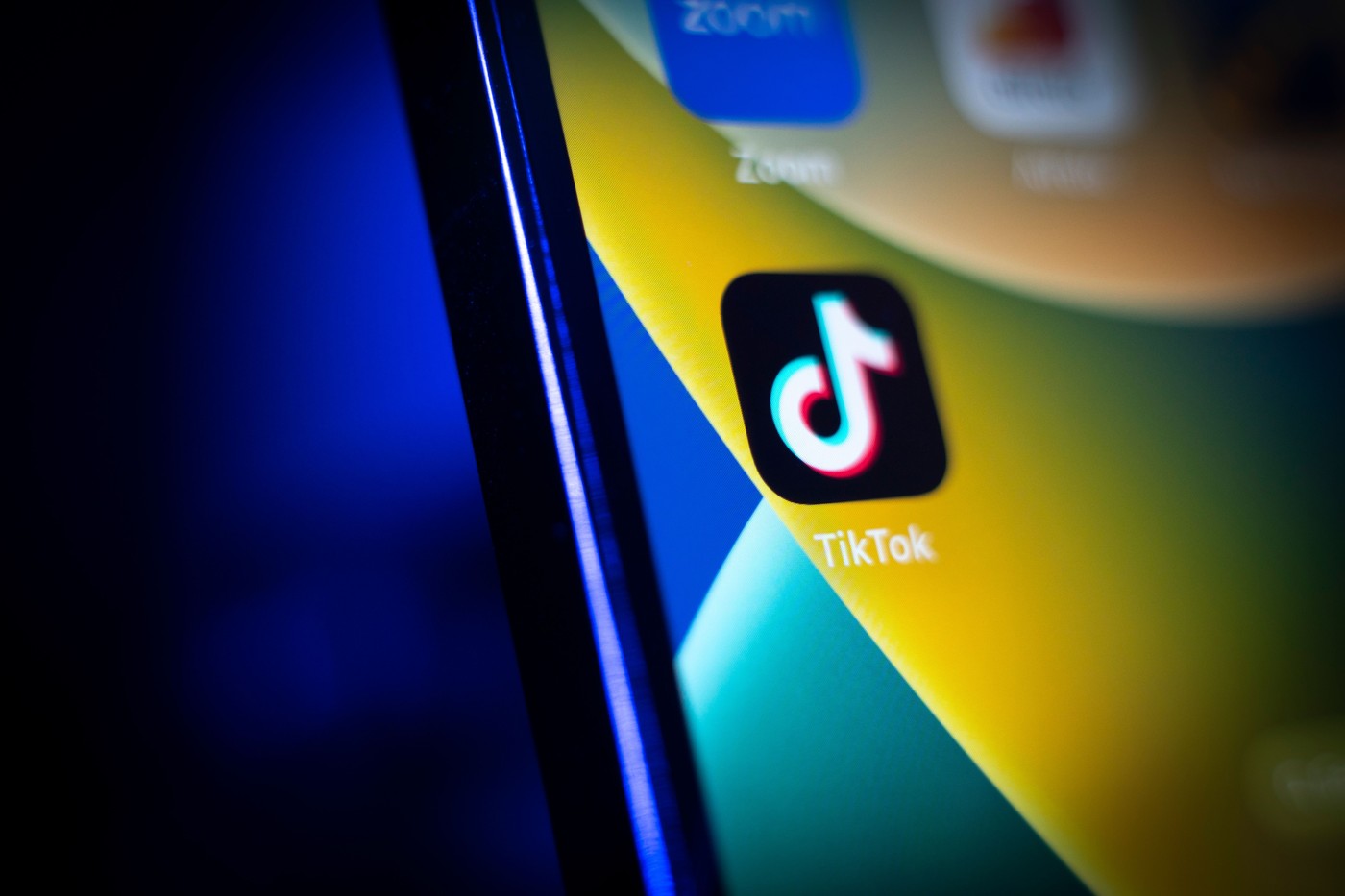 Platforma TikTok, AMENDATĂ de Italia cu zece milioane de euro /Rețeaua online respinge acuzațiile
