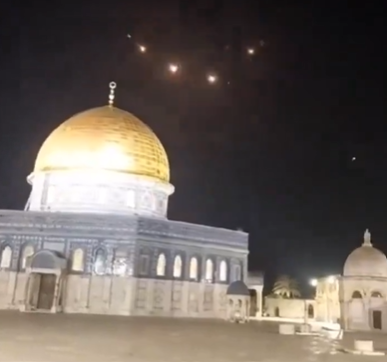 Mai multe drone iraniene, deasupra moscheii Al-Aqsa. Este unul dintre locurile sfinte ale musulmanilor