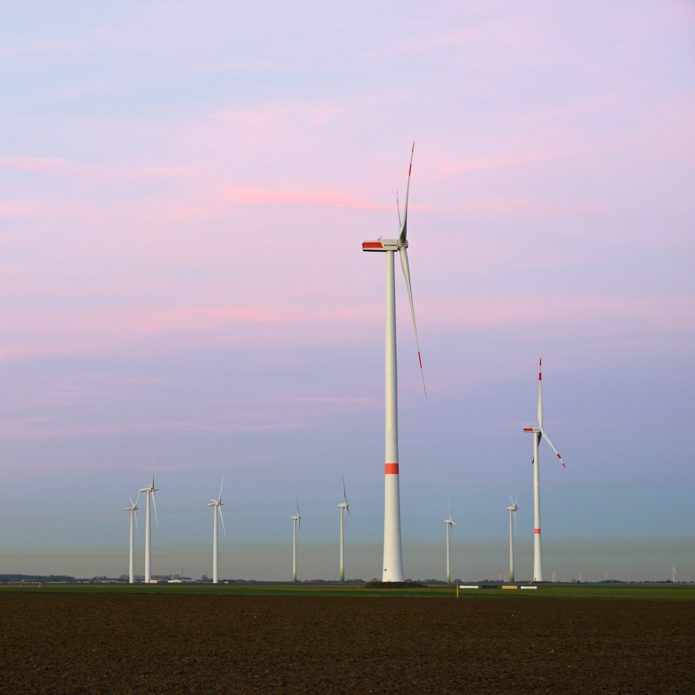 Comisia Europeană anchetează producători chinezi de turbine eoliene implicați în proiecte din Europa, inclusiv din ROMÂNIA