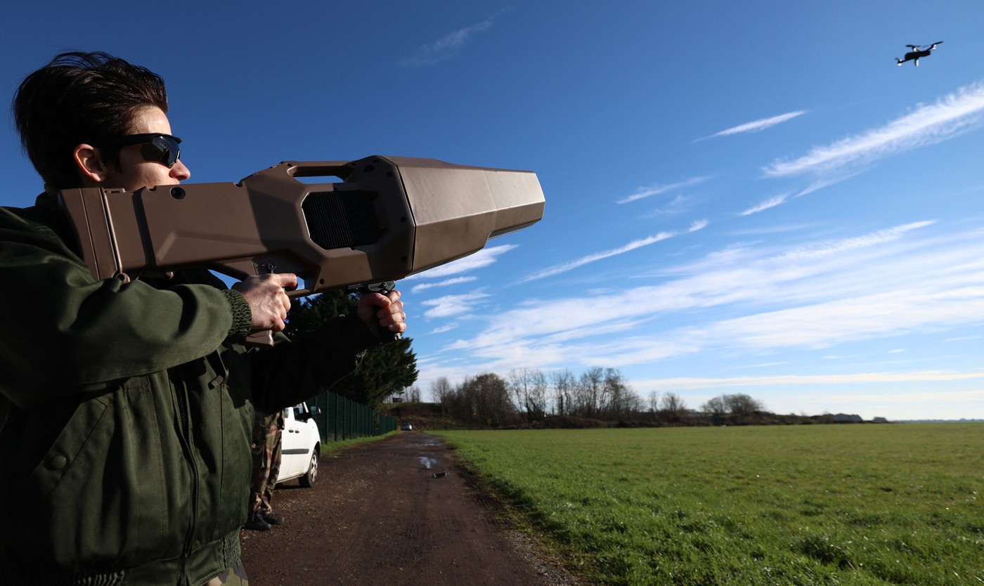 Autoritățile separatiste din Transnistria anunță că o DRONĂ a atacat o bază militară