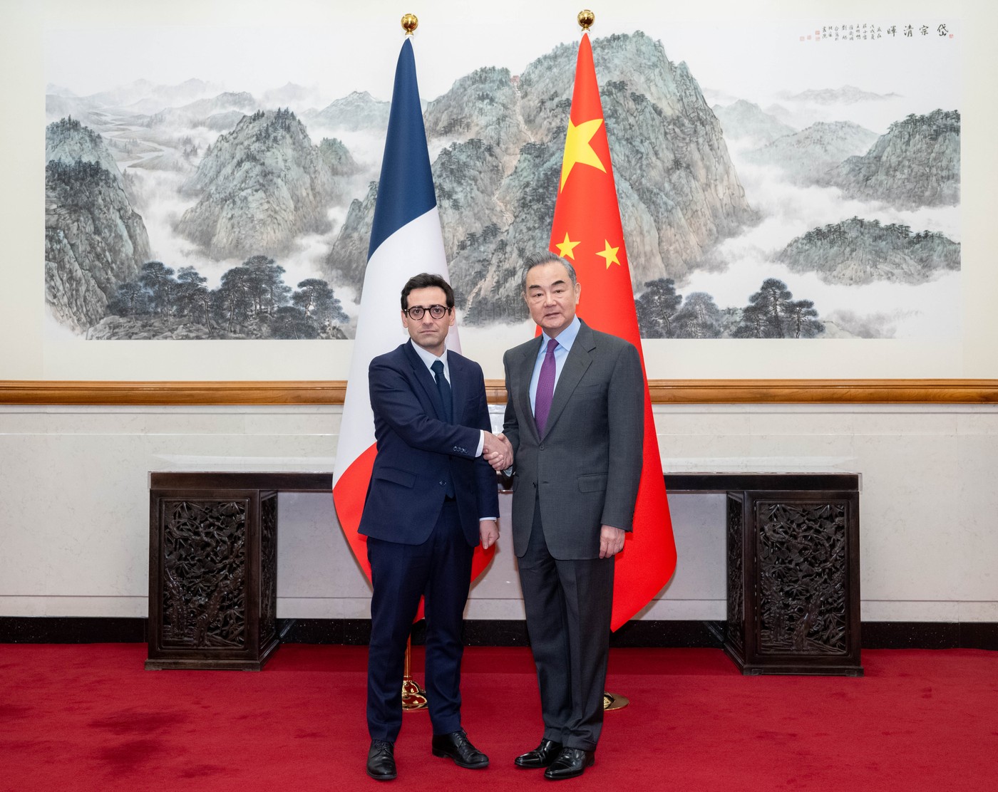 Franța cere Chinei să transmită ”mesaje CLARE” Rusiei /Parisul așteaptă o soluție bazată pe dreptul internațional în Ucraina