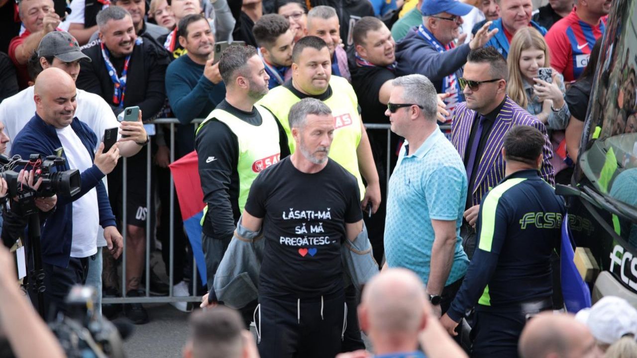 Parada modei la Arena Națională: cum au apărut jucătorii lui FCSB, mesajul lui Mihai Stoica + ce au scandat fanii când l-au văzut pe Dan Petrescu