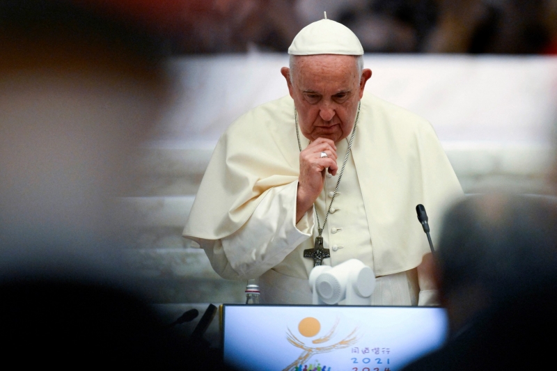 Papa Francisc își cere scuze tuturor celor care s-au simţit jigniţi, după ce ar fi folosit un cuvânt disprețuitor pentru a descrie comunitatea LGBT